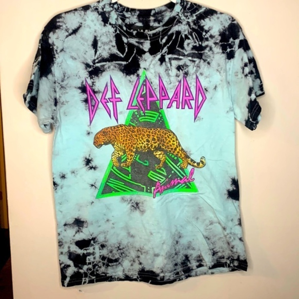 Def Leppard Unisex Tie Dye Graphic Tee Shirt 80s/90s Retro Streetwear Size S/M